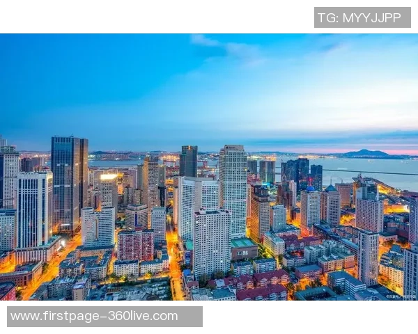 大连与深圳城市发展对比哪个更具现代化气息与新兴活力